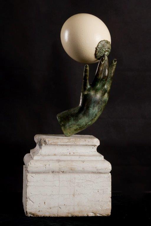 leggerezza dettaglio opera in  bronzo gigi bon